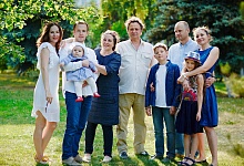 Семейная зарплата в размере 100 тысяч рублей в месяц