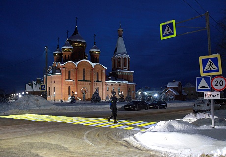 АО «Транснефть – Север» помогло оснастить пешеходные переходы в Ухте проекторами для повышения безопасности